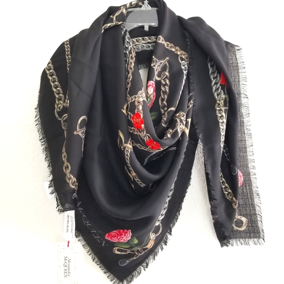 Alexander McQueen★素敵！Floral SEAL LOGO Wool Silk Scarf Alexander McQueen Skull floral wool scarf Alexander McQueen